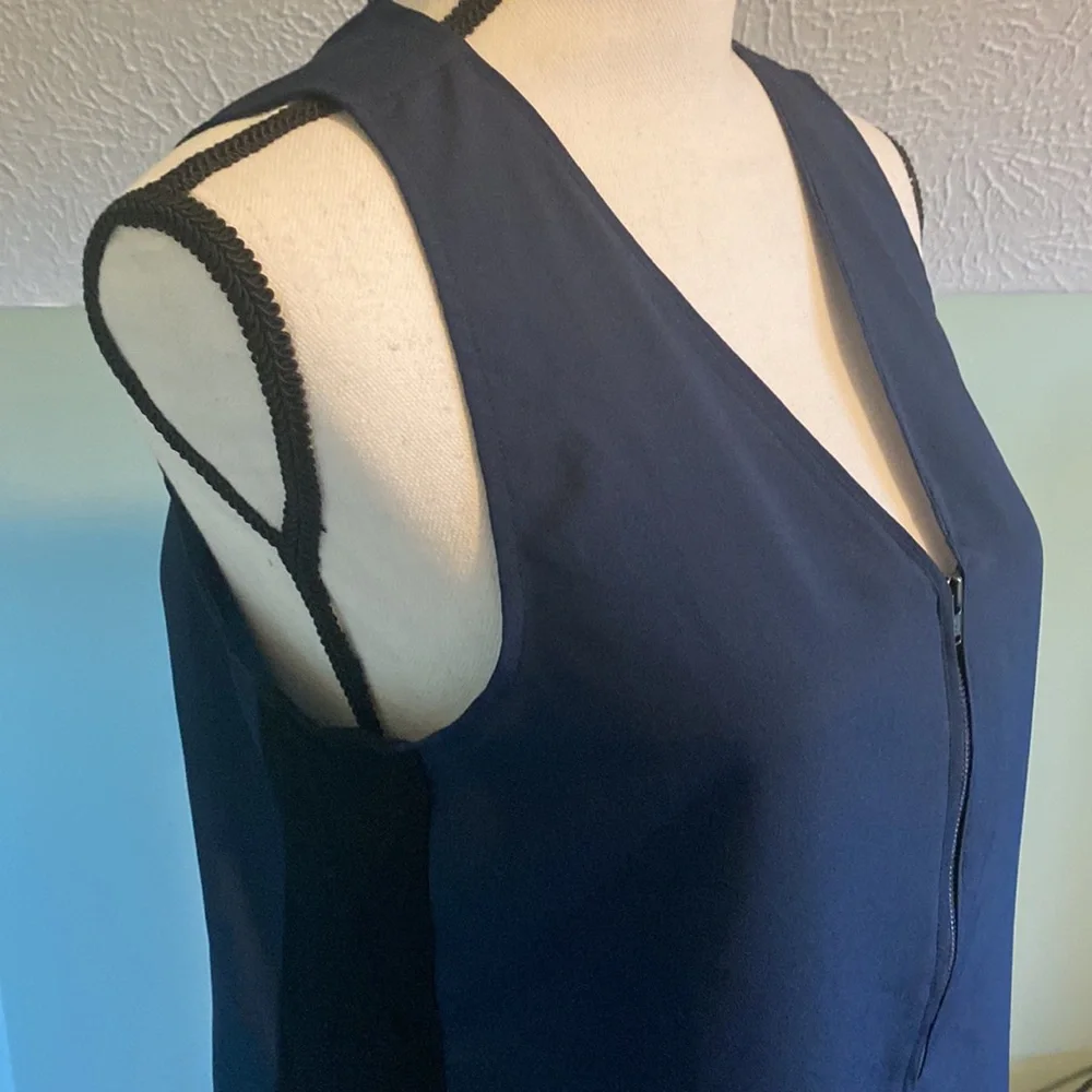Peyton Jensen (Evereve) Multi Media V-neck Zip-front Sleeveless Top - Picture 4 of 9